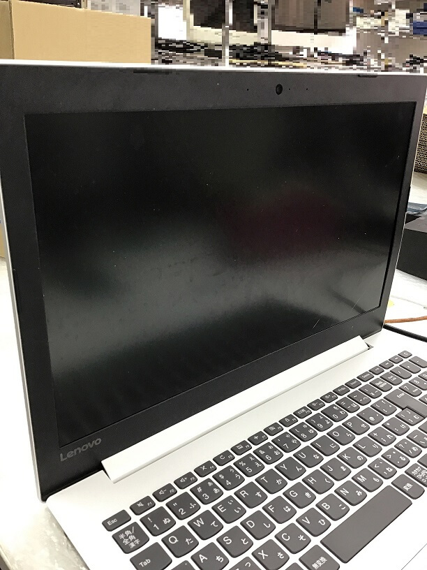 ノートパソコンの液晶画面が正常に表示されない／レノボ Windows 10のイメージ