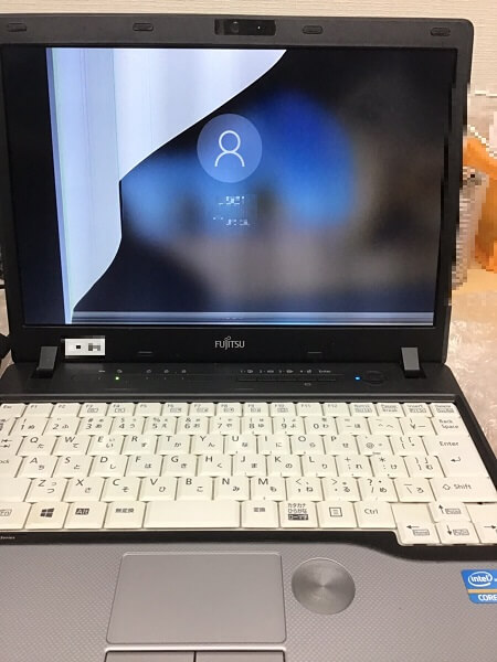 ノートパソコンの液晶画面に白い線が入って正常に映らない 富士通 Windows 10 パソコンメイト