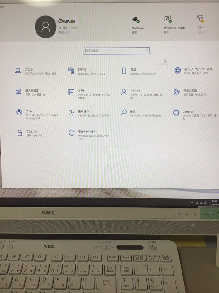 デスクトップパソコンの起動時に変な表示が出る／NEC Windows 10のイメージ